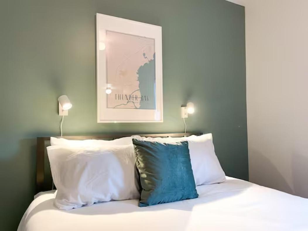 Lake Superior Boutique Hotel ธันเดอร์เบย์ ภายนอก รูปภาพ