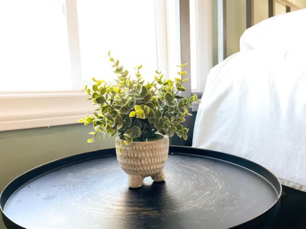 Lake Superior Boutique Hotel ธันเดอร์เบย์ ภายนอก รูปภาพ
