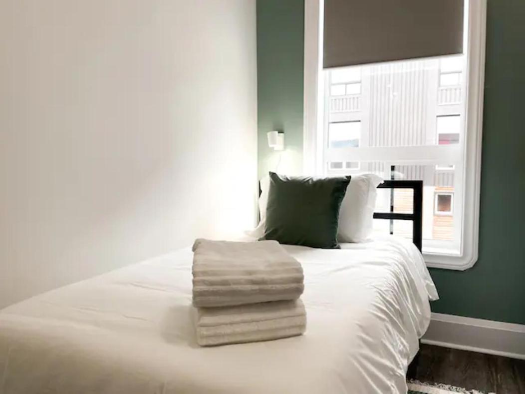 Lake Superior Boutique Hotel ธันเดอร์เบย์ ภายนอก รูปภาพ